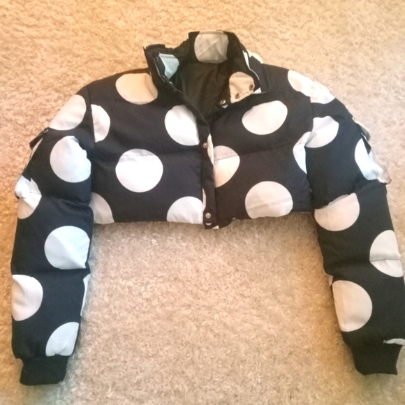 Jackets & Blazers - Polka dot cropped puffer